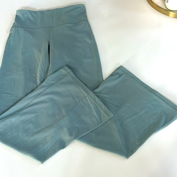 Athleta ELATION HIGH RISE FLARE PANT size small in Light Green - Picture 3 of 12